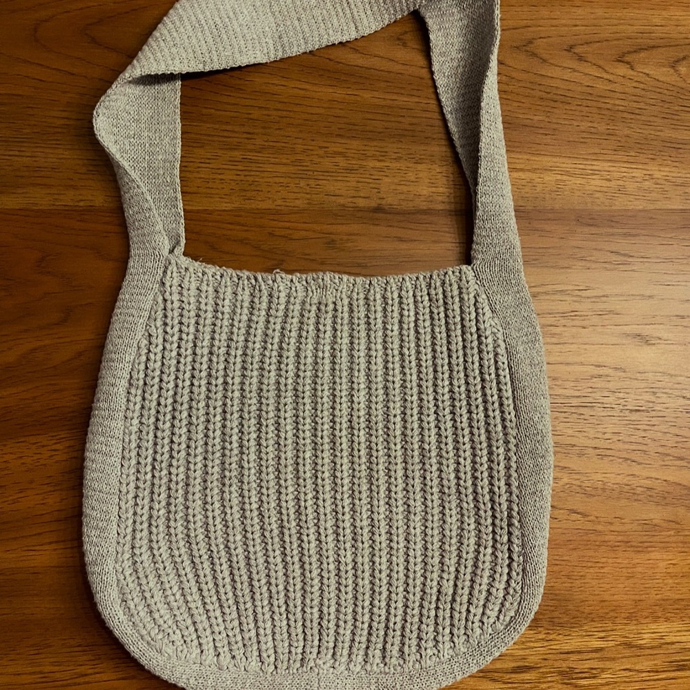 💛 Knit Beige Shoulder Bag Bundle 3 items with yellow hearts $20 & free shipping!